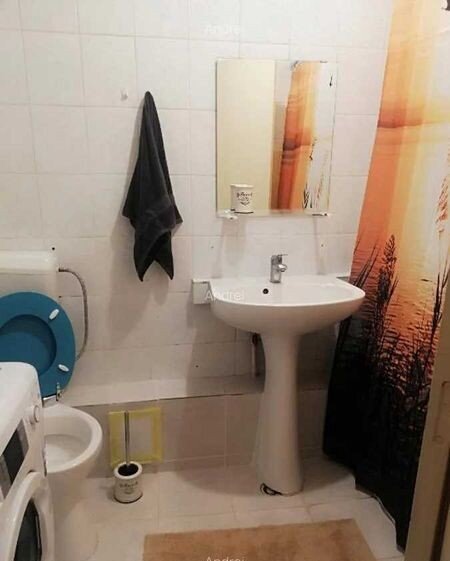 Decebal x Calea Calarasi adiacent, metrou Piata Muncii 5 min.