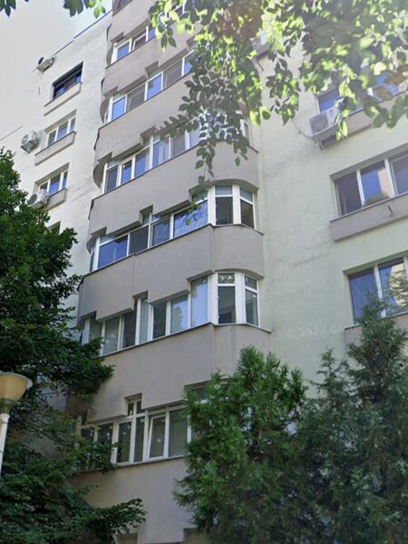 Decebal x Calea Calarasi adiacent, metrou Piata Muncii 5 min.